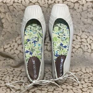 Madeline Beautiful Ivory Leather Lace Ballet Shoes Sz 8.5